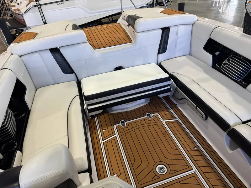 Slide: The Image of Nautique Super Air Nautique G23 2015 - 15