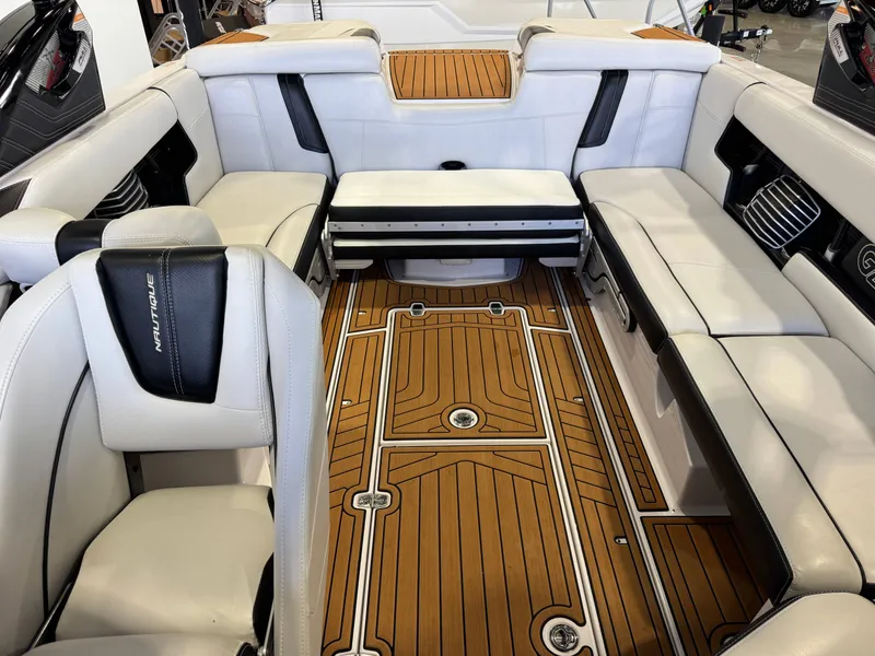 Slide: The Image of Nautique Super Air Nautique G23 2015 - 21