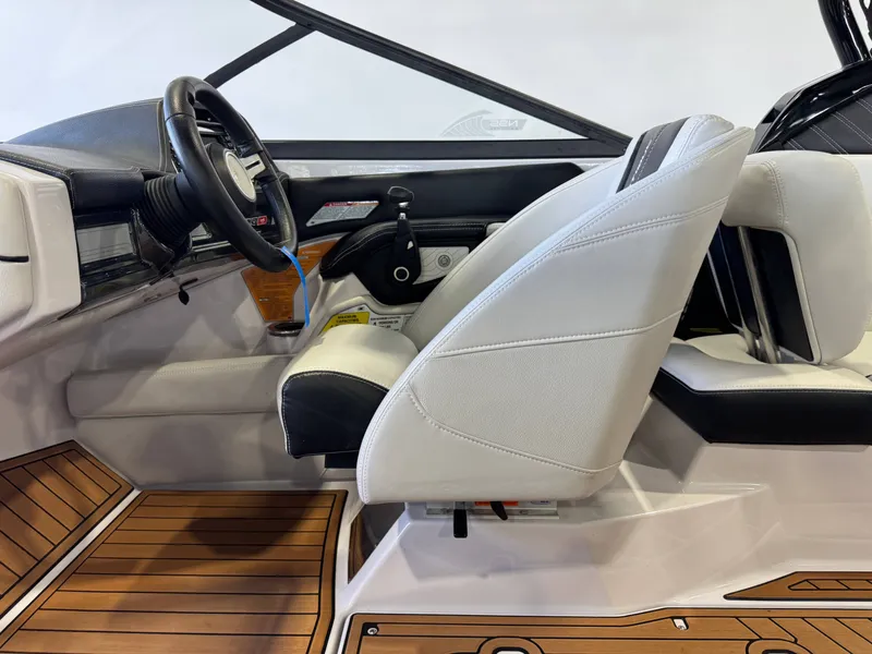 Slide: The Image of Nautique Super Air Nautique G23 2015 - 22
