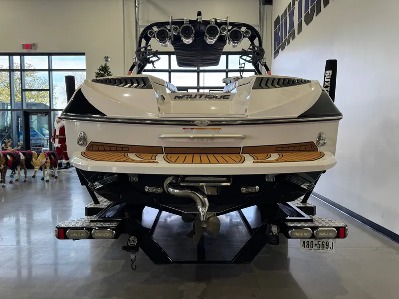 Slide: The Image of Nautique Super Air Nautique G23 2015 - 5