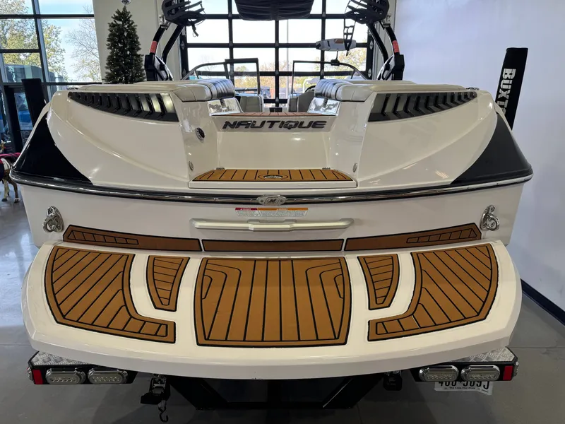 Slide: The Image of Nautique Super Air Nautique G23 2015 - 7