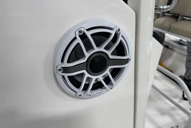 Slide: The Image of Close-up of a JL Audio speaker on a 2021 Yamaha Boats 255 FSH Sport E. - 9