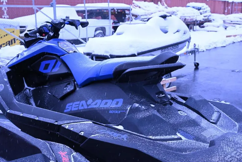 Slide: The Image of Sea-Doo Spark Trixx 3-up Rotax 900 H.O. ACE iBR and Audio 2023 - 10