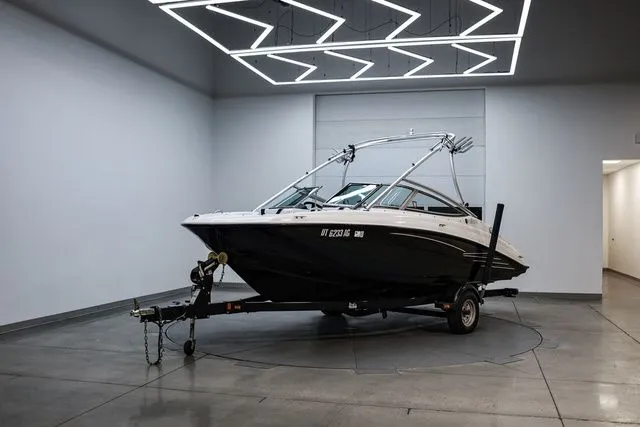 Slide: The Image of Yamaha AR190 2012 - 3