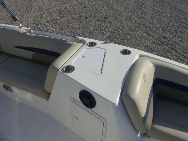 Slide: The Image of Hurricane SunDeck Sport 188 OB 2019 - 16