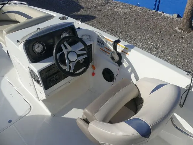 Slide: The Image of Hurricane SunDeck Sport 188 OB 2019 - 17