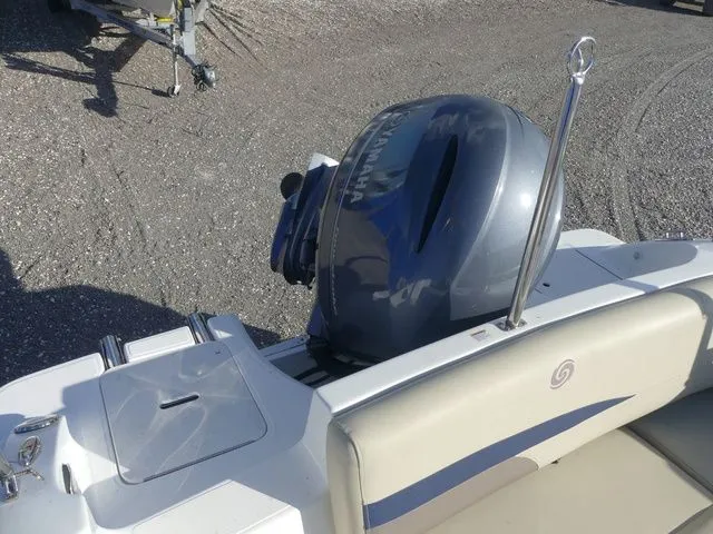 Slide: The Image of Hurricane SunDeck Sport 188 OB 2019 - 19