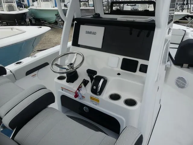 Slide: The Image of Sea Pro 245FLX Sandbar 2026 - 11