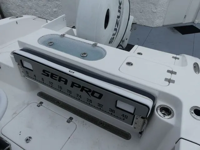 Slide: The Image of Sea Pro 222 Center Console 2026 - 10