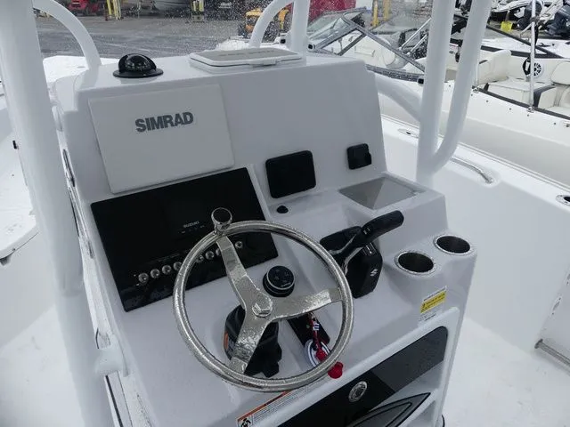 Slide: The Image of Sea Pro 222 Center Console 2026 - 8