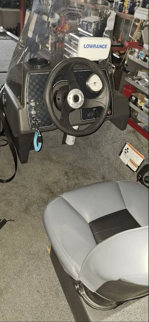 Slide: The Image of Tracker Bass Tracker Classic XL 2024 - 3