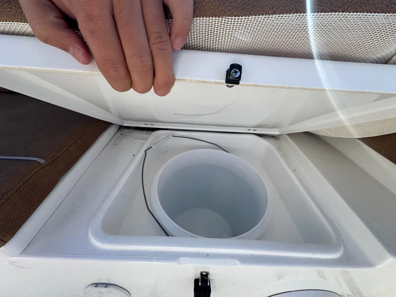 Slide: The Image of Sea Hunt Ultra 229 2025 - 17