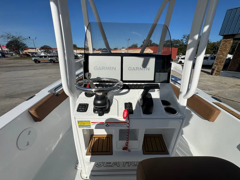 Slide: The Image of Sea Hunt Ultra 229 2025 - 18