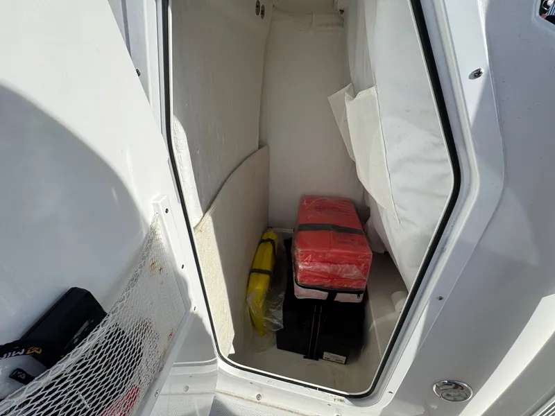 Slide: The Image of Sea Hunt Ultra 229 2025 - 20