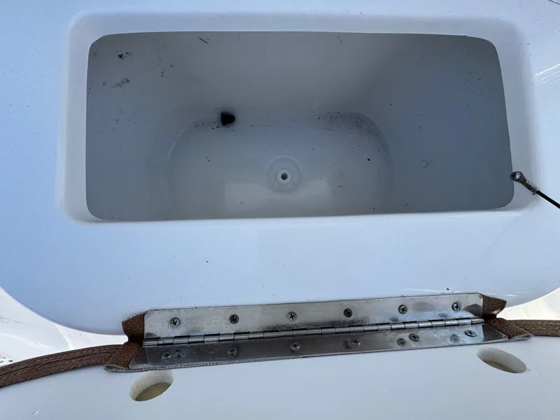 Slide: The Image of Sea Hunt Ultra 229 2025 - 21