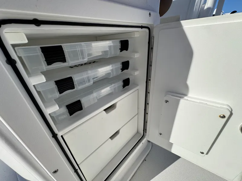 Slide: The Image of Sea Hunt Ultra 229 2025 - 27