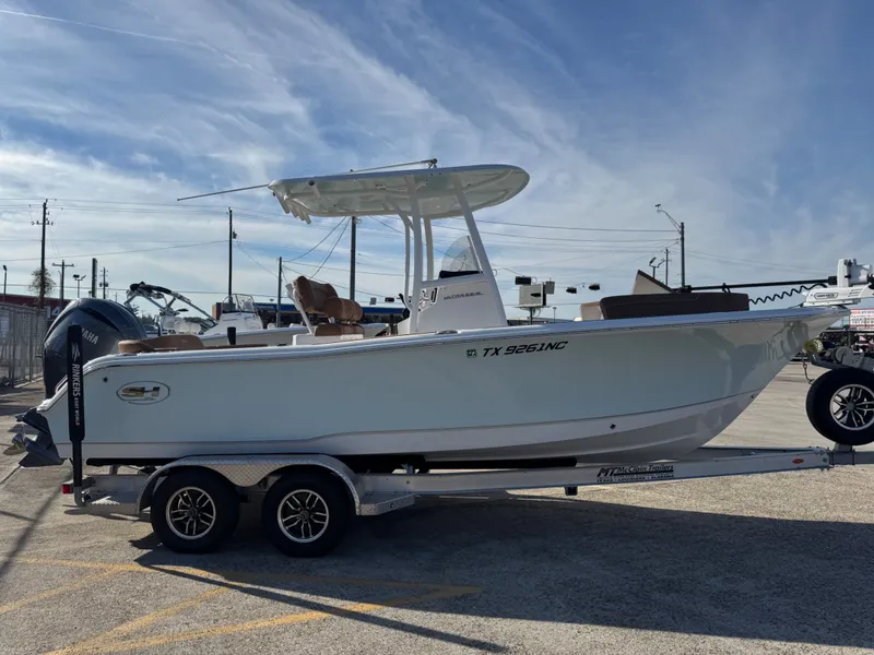 Slide: The Image of Sea Hunt Ultra 229 2025 - 9