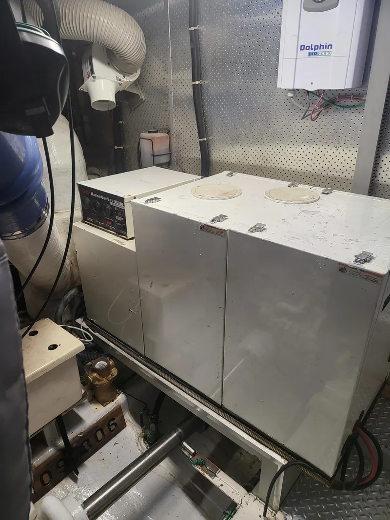 Slide: The Image of Horizon 74 Motor Yacht 2000 - 54