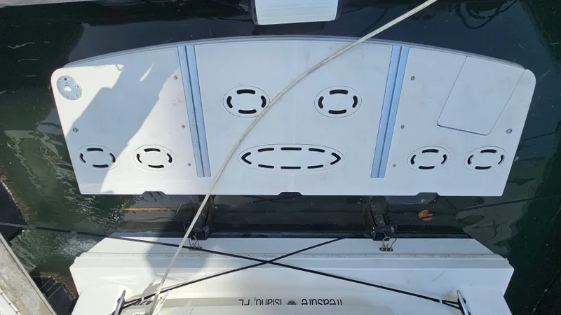 Slide: The Image of 2016 Sea Ray 470 Sundancer swim platform with mooring lines, viewed from above. - 43