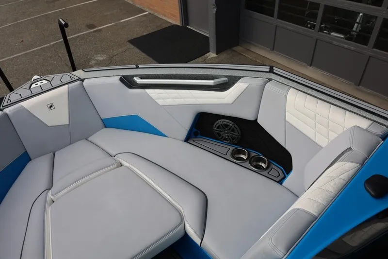 Slide: The Image of Dashboard display of 2022 Nautique Super Air Nautique S23 showing engine hours and speed. - 32