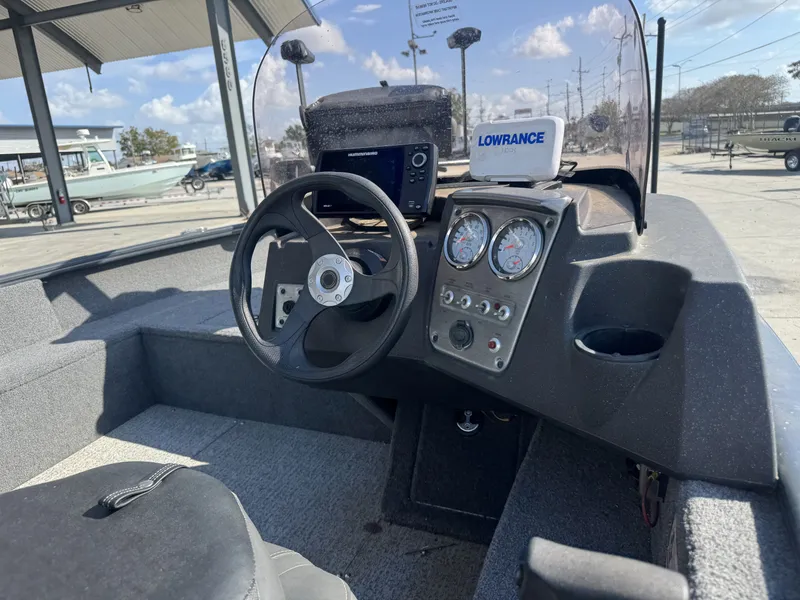 Slide: The Image of Tracker Pro Guide V-16 SC 2021 - 6