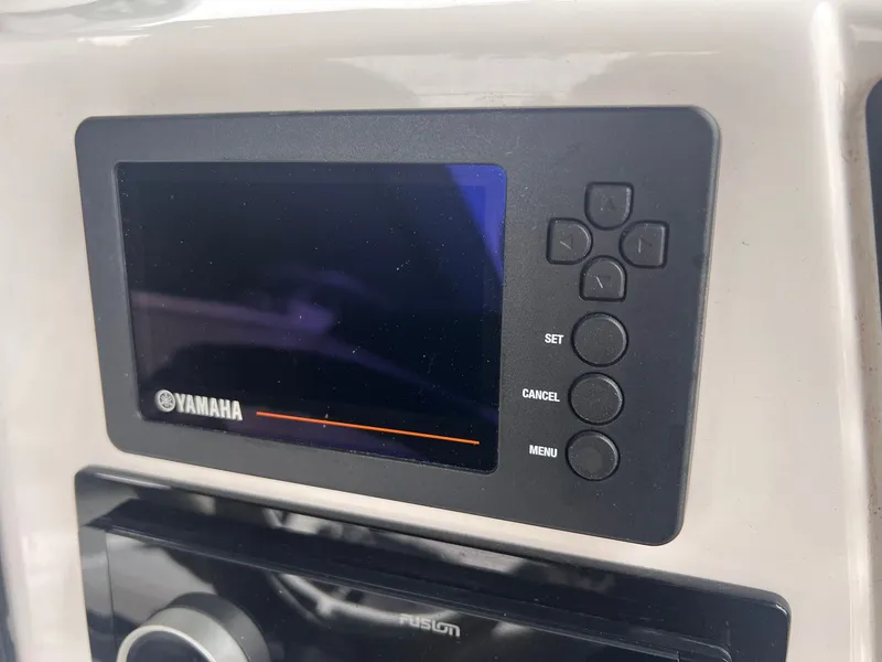 Slide: The Image of Robalo 246 Cayman 2019 - 16