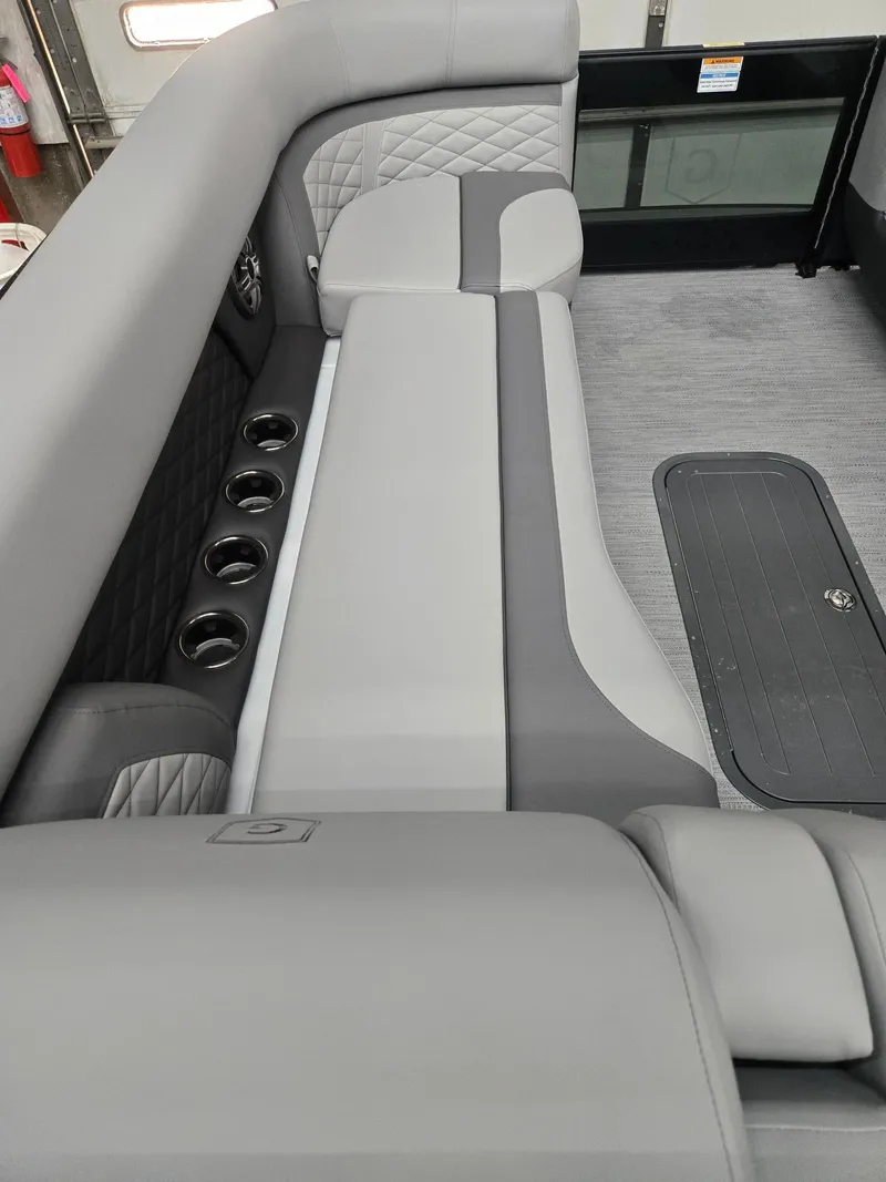 Slide: The Image of Monaco 255SB 2026 - 11