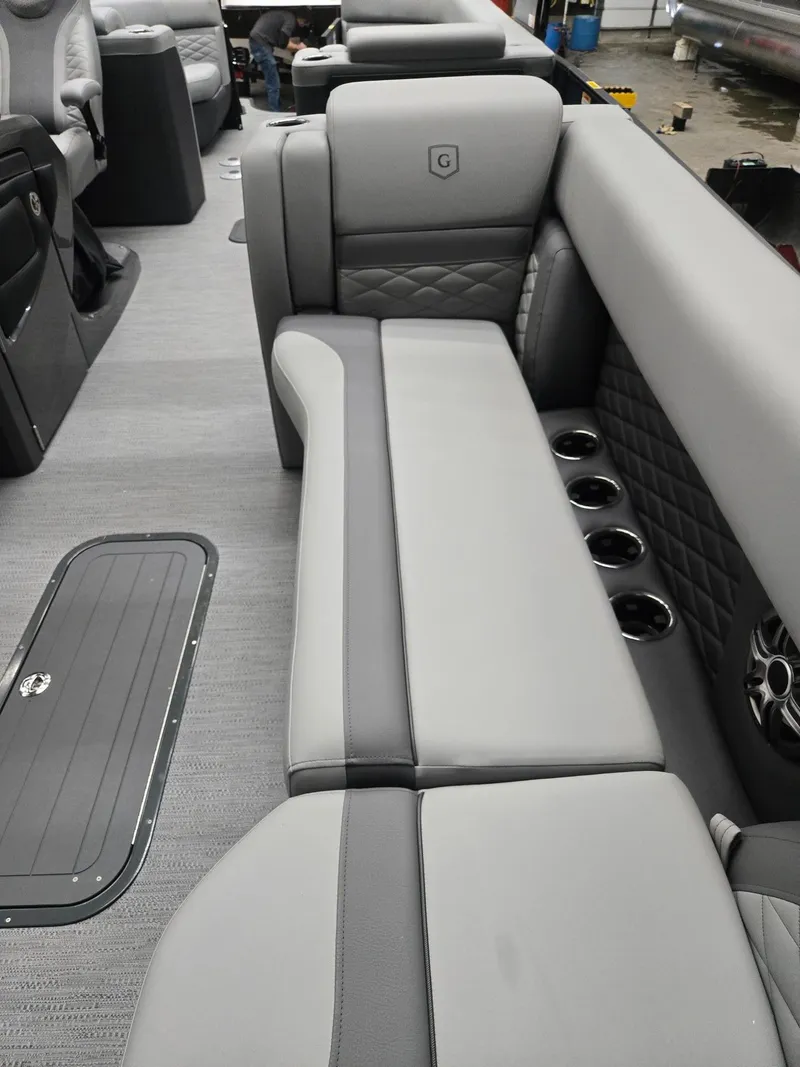 Slide: The Image of Monaco 255SB 2026 - 15