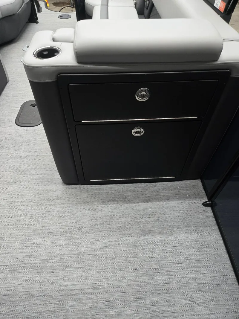 Slide: The Image of Monaco 255SB 2026 - 17