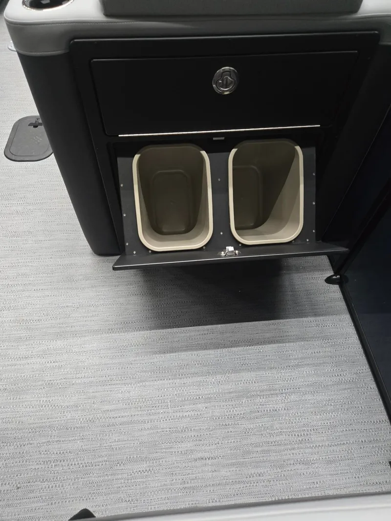 Slide: The Image of Monaco 255SB 2026 - 19