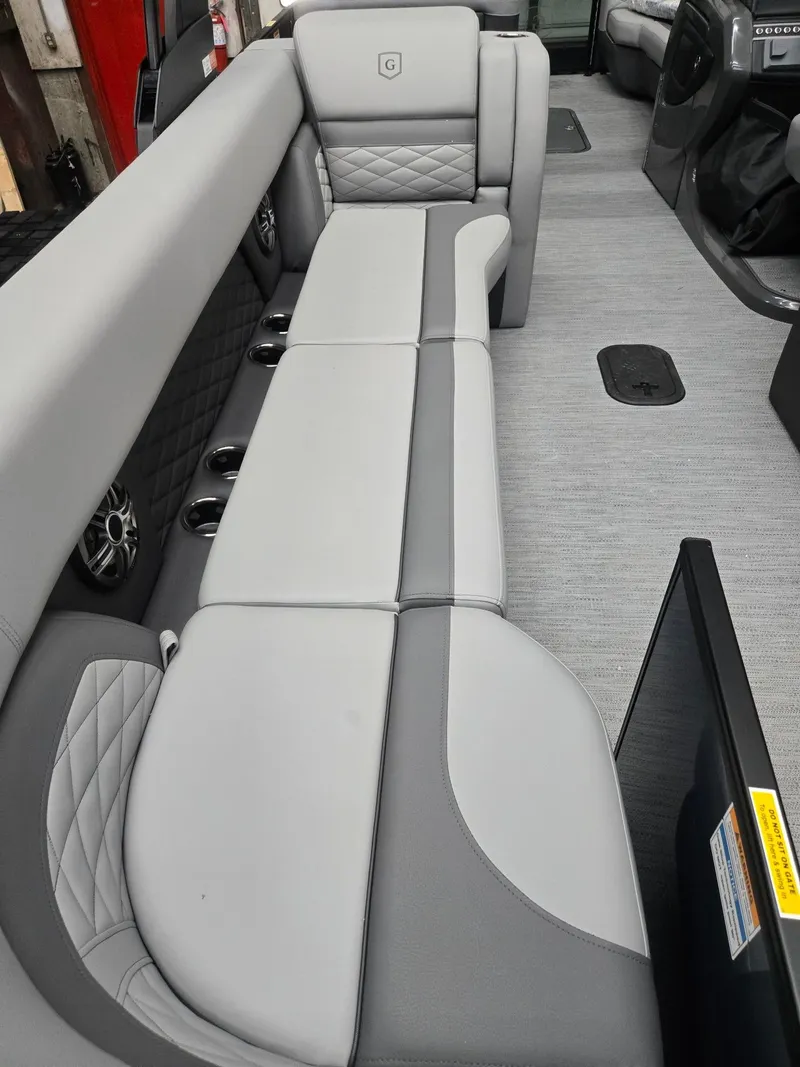 Slide: The Image of Monaco 255SB 2026 - 8