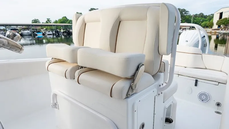 Slide: The Image of Sea Hunt Ultra 239 SE 2026 - 9