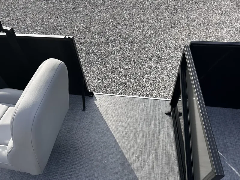 Slide: The Image of Lowe LF 172 2026 - 13