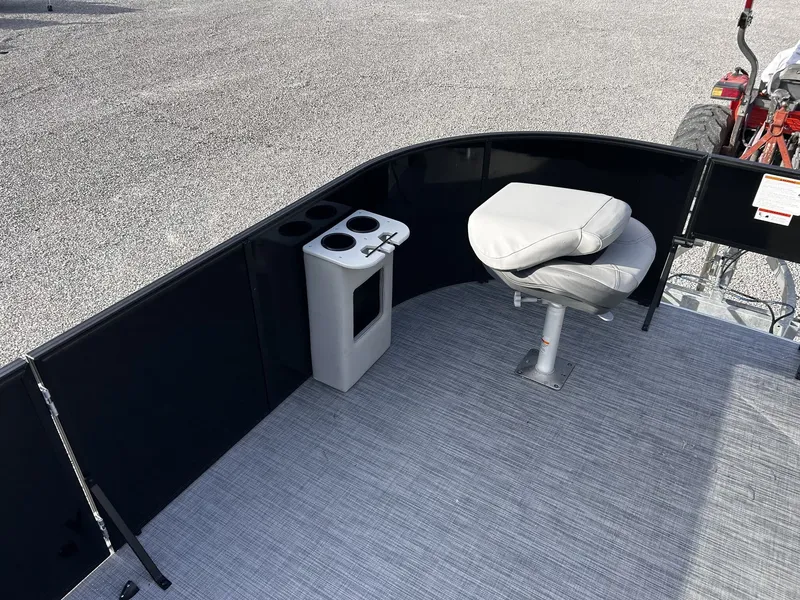 Slide: The Image of Lowe LF 172 2026 - 6