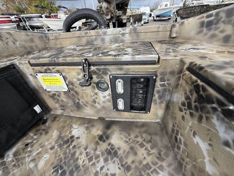 Slide: The Image of Excel 1751 Viper F4 2026 - 5