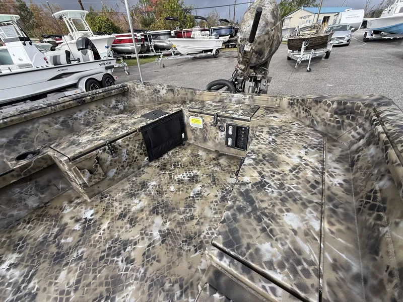 Slide: The Image of Excel 1751 Viper F4 2026 - 6