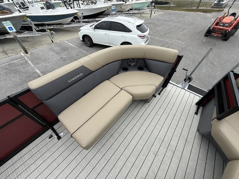 Slide: The Image of Viaggio Lago V 20R 2026 - 9