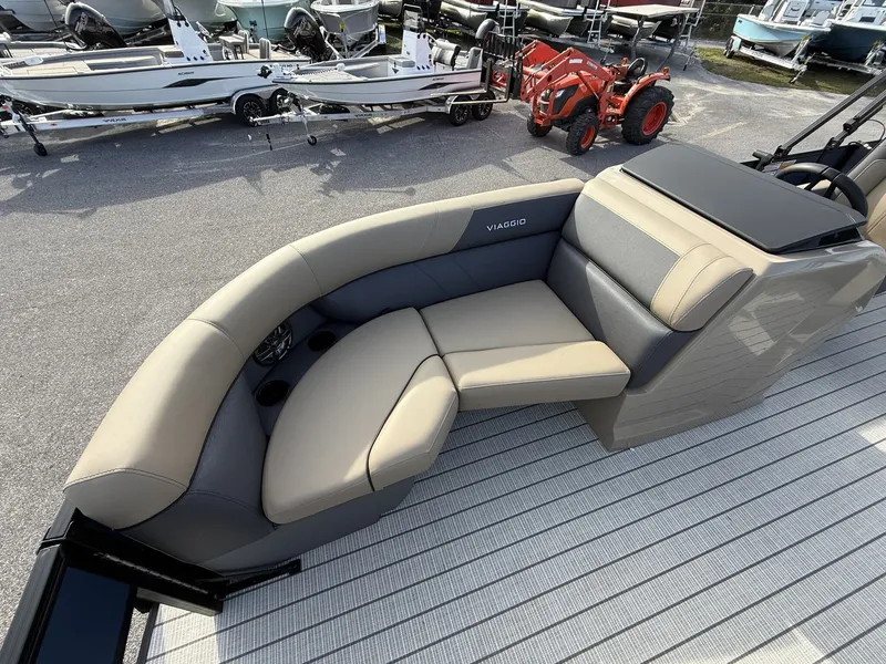 Slide: The Image of Viaggio Lago V 20R 2026 - 9