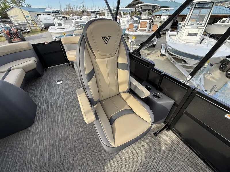 Slide: The Image of Viaggio Lago X TRITOON-HONDA 250 2026 - 5