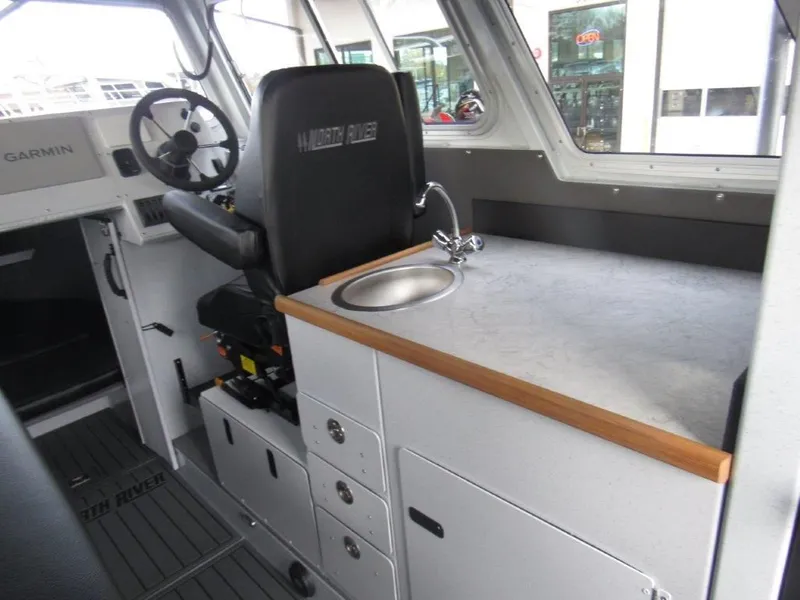 Slide: The Image of North River 2900SXL 2026 - 17