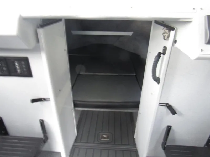 Slide: The Image of North River 2900SXL 2026 - 18