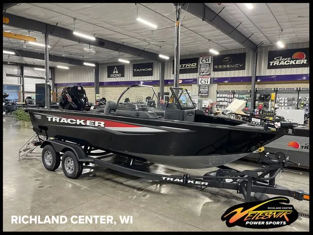 The Image of Tracker Targa™ V-19 Combo 2026 - 1