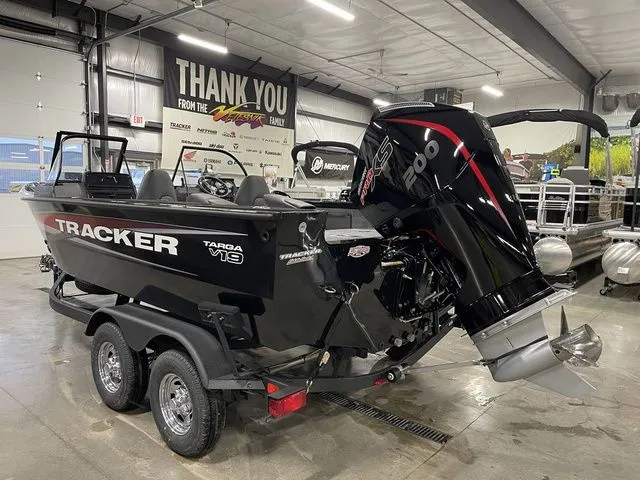 Slide: The Image of Tracker Targa™ V-19 Combo 2026 - 10