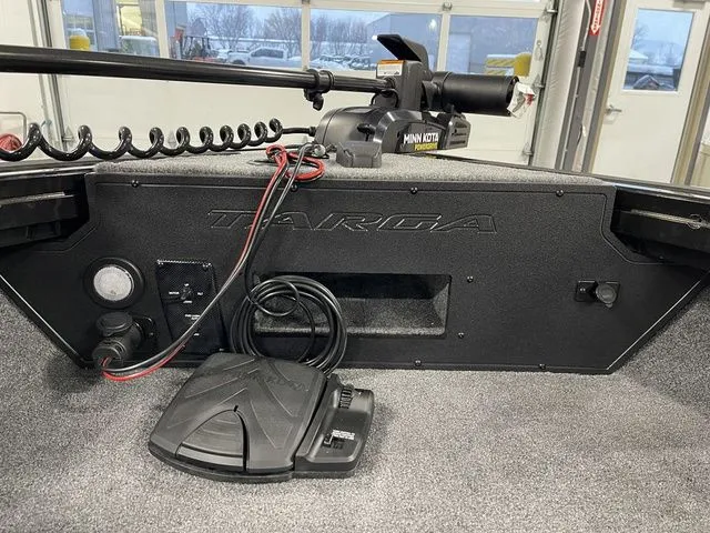 Slide: The Image of Tracker Targa™ V-19 Combo 2026 - 18