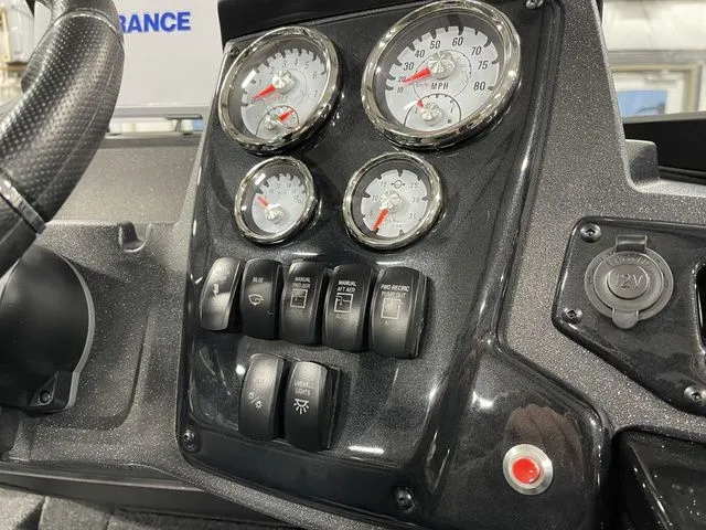 Slide: The Image of Tracker Targa™ V-19 Combo 2026 - 27