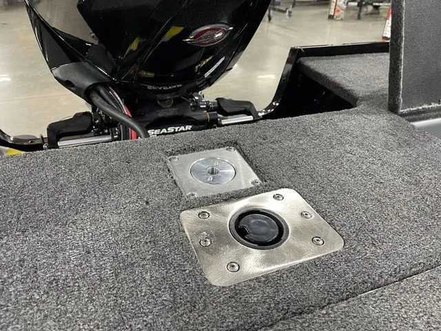 Slide: The Image of Tracker Targa™ V-19 Combo 2026 - 31