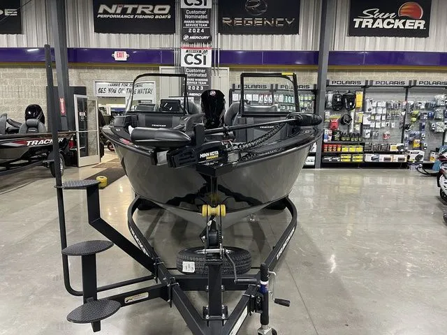 Slide: The Image of Tracker Targa™ V-19 Combo 2026 - 35