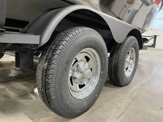 Slide: The Image of Tracker Targa™ V-19 Combo 2026 - 5