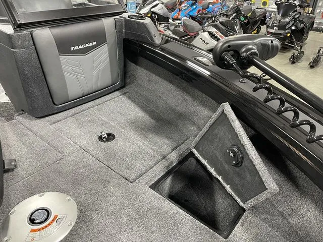 Slide: The Image of Tracker Targa™ V-19 Combo 2026 - 54