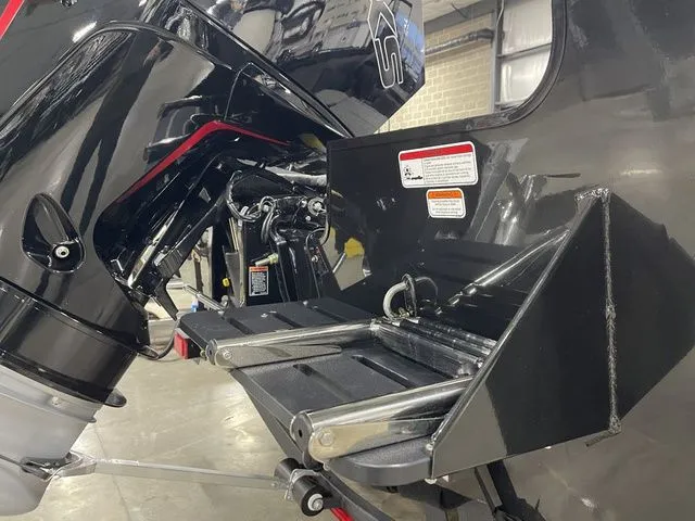 Slide: The Image of Tracker Targa™ V-19 Combo 2026 - 6